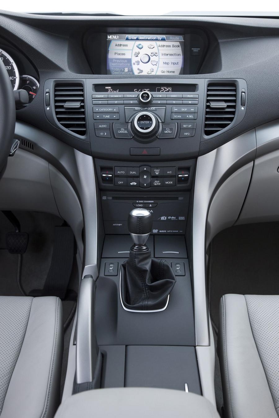 Детали интерьера Acura TSX 2008 года  (фото 140 из 210)